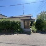 前面道路も広々としています