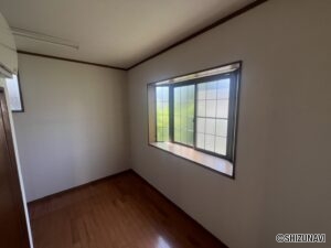 出窓があり日差しも入ります