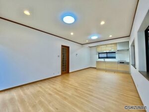 富士宮市小泉戸建て リビング