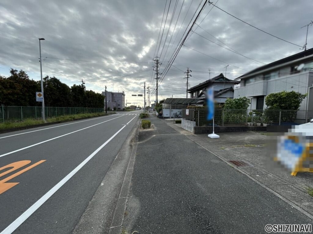 前面道路　別角度です。