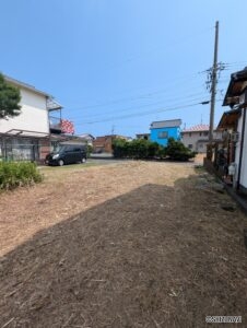 北西角から道路