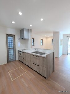【仲介手数料不要！】静岡市駿河区国吉田　小・中学校近くのリフォーム済の4LDK♪の画像