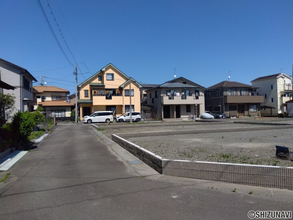 【前面道路】南東面
