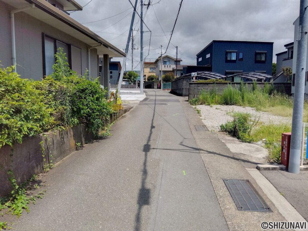 富士市今泉八丁目　中古住宅　前面道路