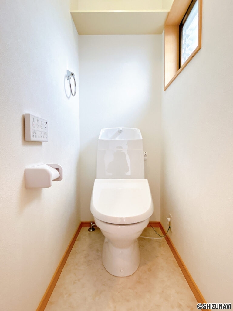 2階トイレ。新品に交換いたしました。