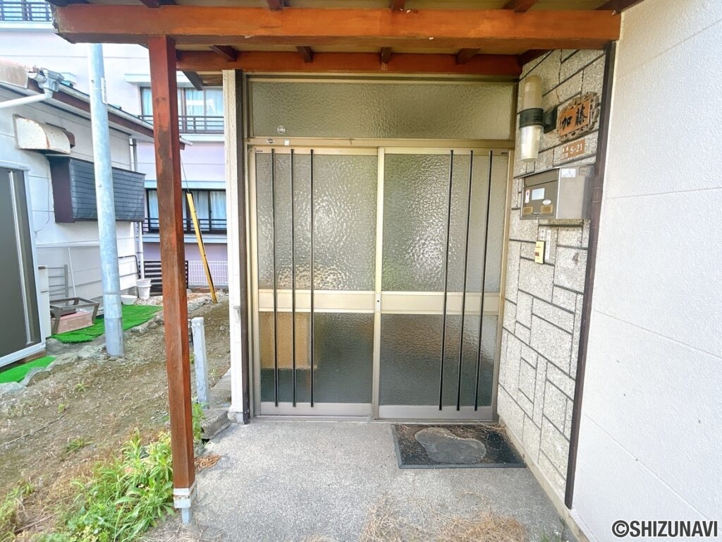 【玄関外観】