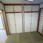 1階ダイニング横の和室収納です