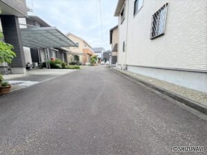 前面は私道です。（149㎡　持分有）