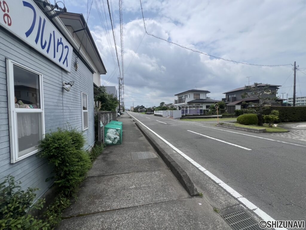 西側道路