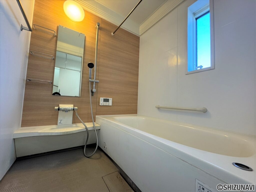 浴室も高級感がございます♪
