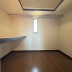 南側洋間には広々としたウォークインクローゼットもございます♪