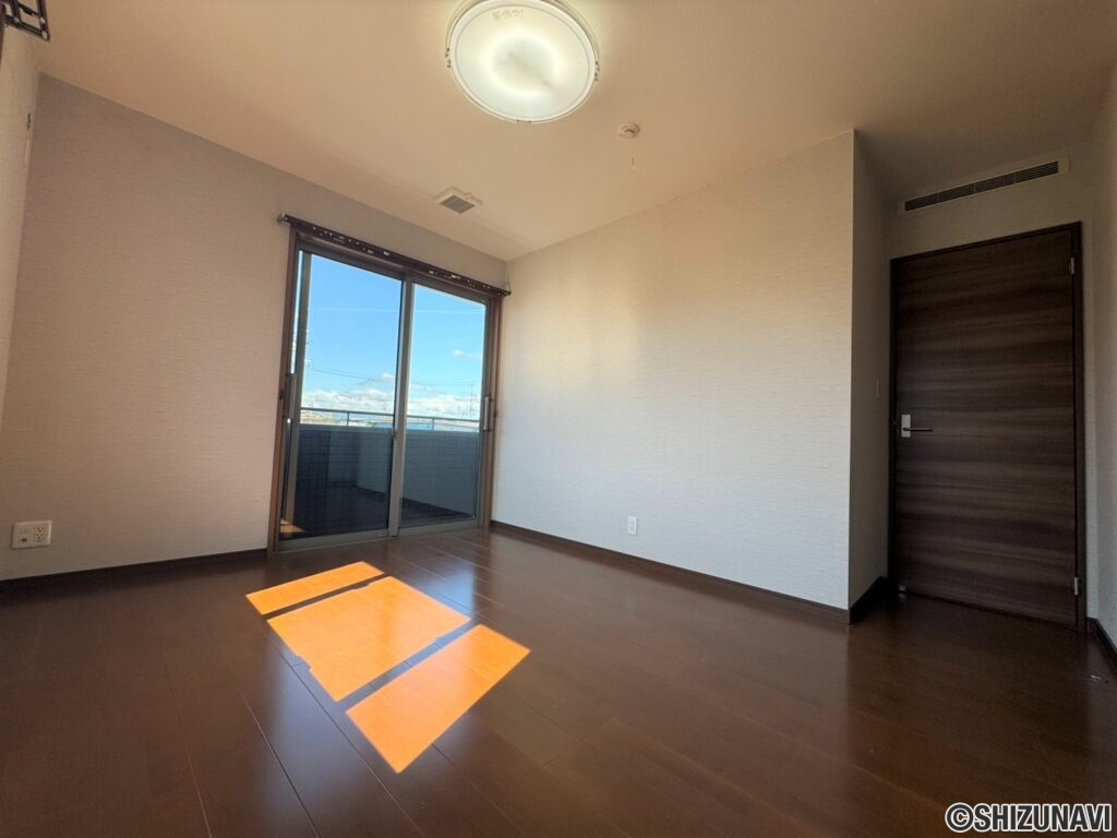 2階洋間（南側）