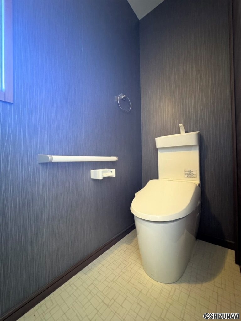 2階のトイレはタンク有の為、災害時でも安心です♪