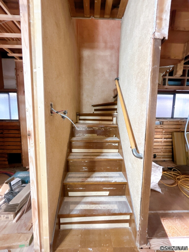 【リフォーム中/階段】