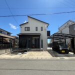 外観です。駐車場は並列3台とめられます！