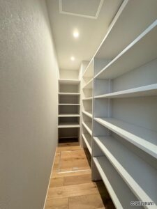 駿河区高松　パントリー