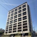 マンション外観！ 南側が道路で日当たり良好です！