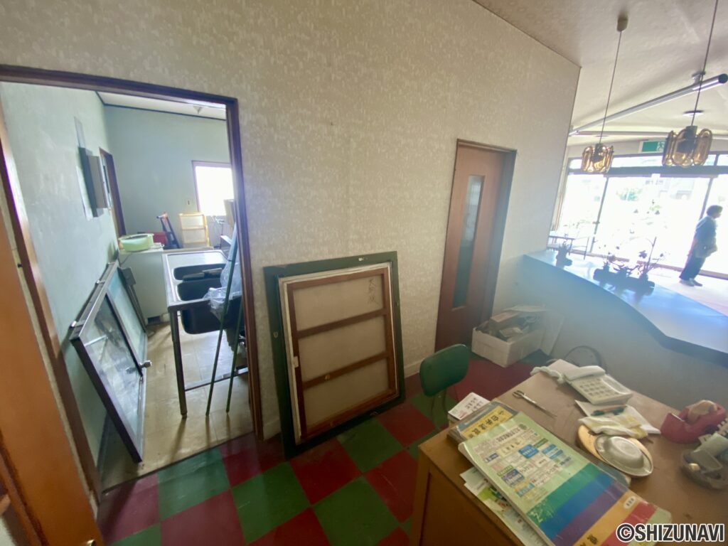 1階受付奥部分