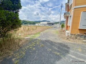 建物までの通路です