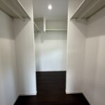 2階8帖洋室内　ウォークインクローゼット