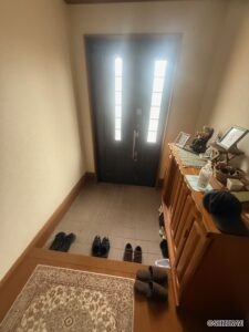 1階 正面玄関です。