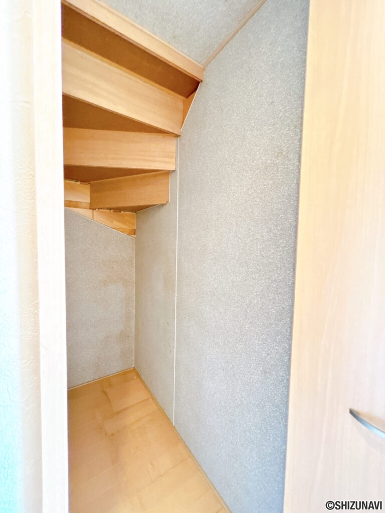 階段下収納