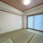 【リフォーム済み/和室】別角度。和室からもバルコニーに出ることができます。