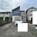 駐車場は並列3台駐車可能です。