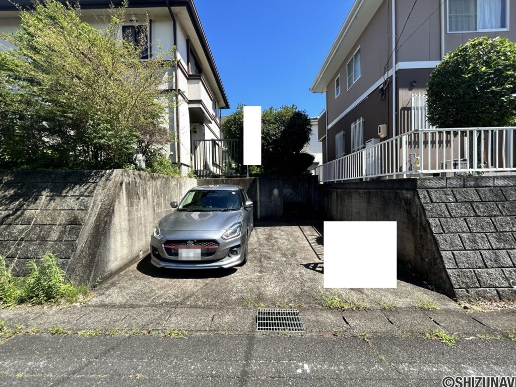 【リフォーム後／駐車スペース】駐車場は並列２台の駐車が可能です。