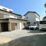 【リフォーム済み外観】外壁塗装、屋根塗装、駐車場整備等のリフォームを行いました。