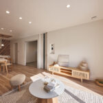 【D棟】やわらかな光と木の温もりに包まれるLDK。ナチュラルな素材感が心を整え、家族が自然と集まる心地よい空間。