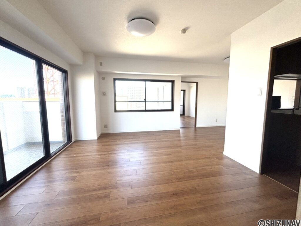 リビングの別角度のお写真です。