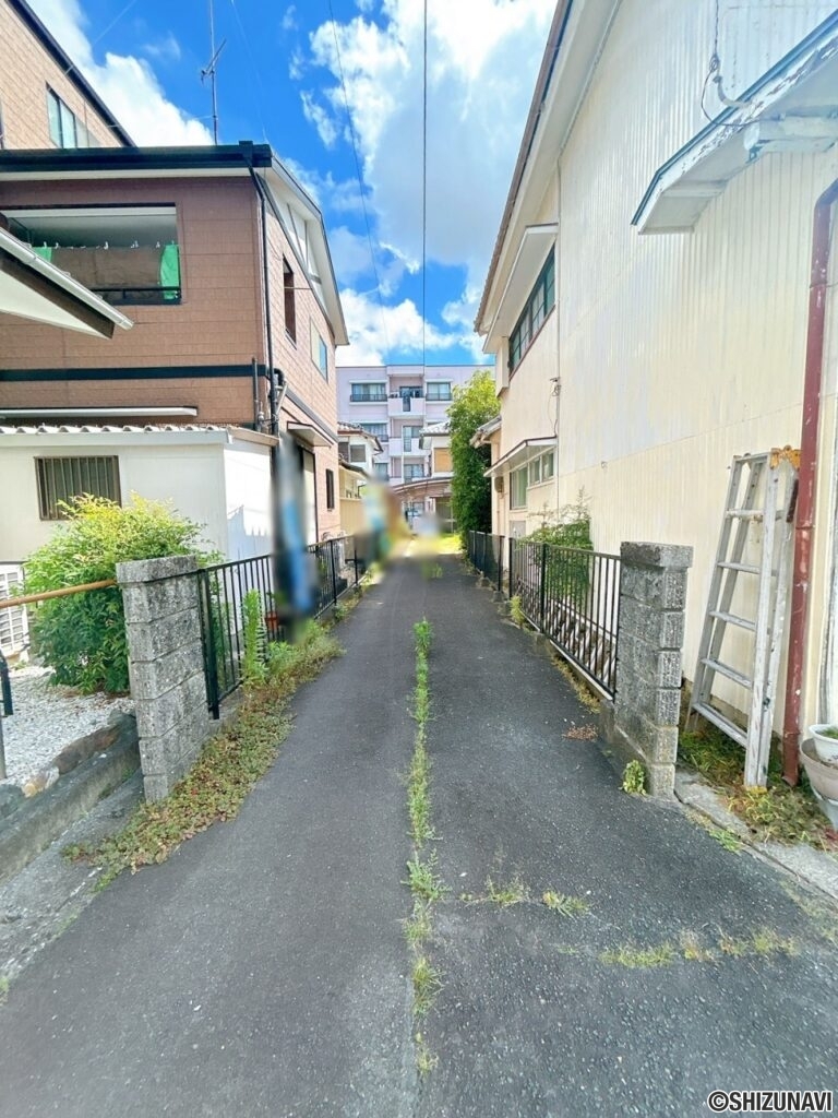 【進入路】