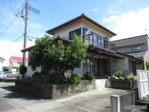 函南町塚本　古家付土地　公簿183.83平米（約55.6坪）　北西角地ですの物件画像