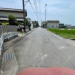 前面道路です