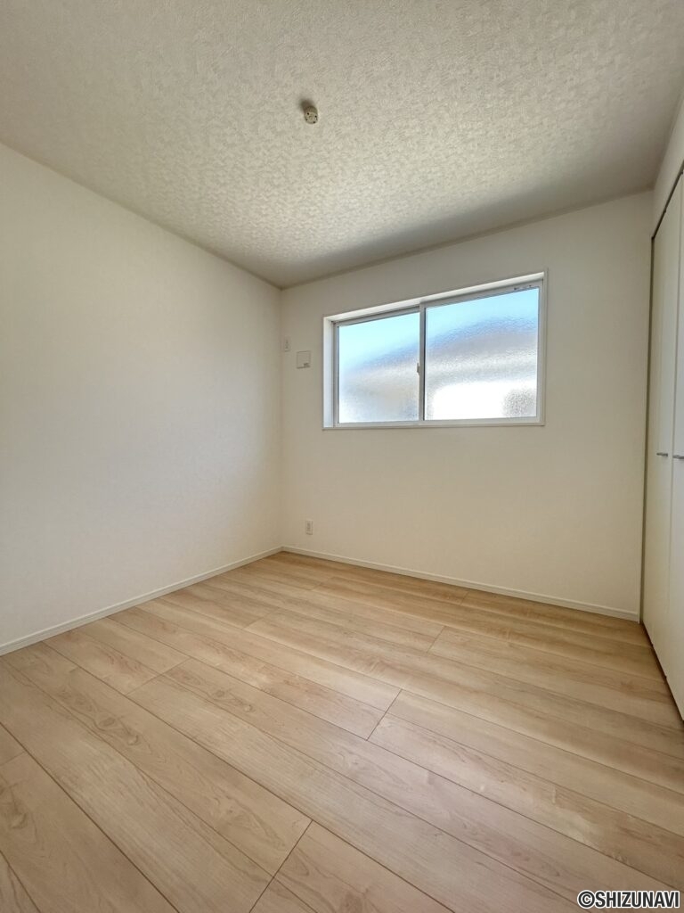 葵区　新築　部屋