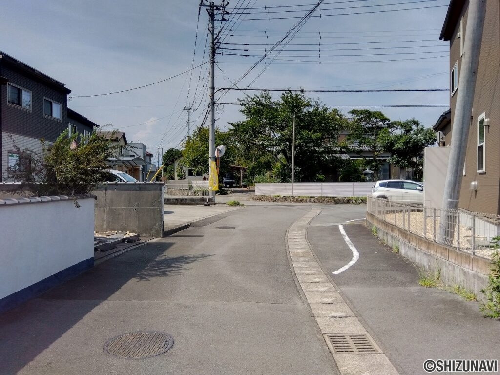 富士宮市山本　中古住宅　前面道路