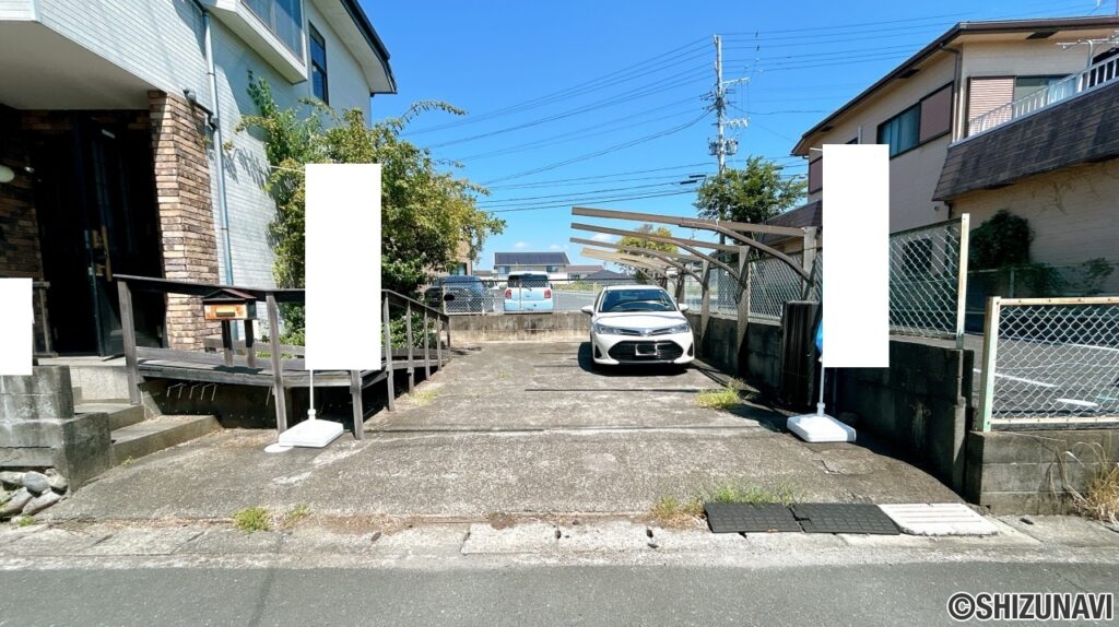 【駐車場】