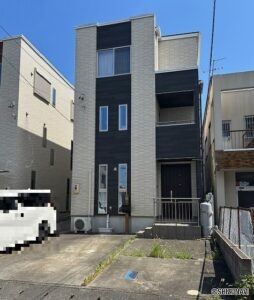 静岡市清水区春日一丁目　3階建て　タマホーム施工住宅の物件画像