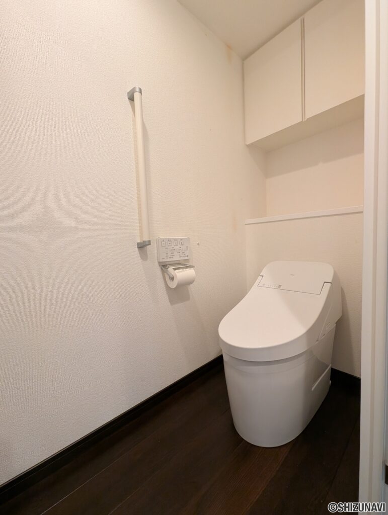 トイレ　令和7年2月に交換済み