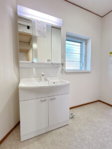 カチタス　三輪　洗面室