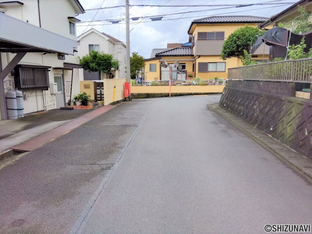 富士市厚原　中古住宅　前面道路