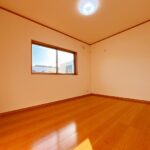 2階中央洋室　別角度です。