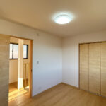 カチタス　志太　2階中央6帖洋室