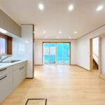 カチタス　三輪　リビングキッチン側から