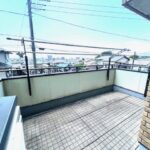 今泉6丁目　3階建てインナーガレージ付き５ＬＤＫ　大手ハウスメーカー建築の中古建ての画像