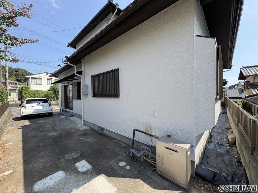 駐車スペース　別角度です。