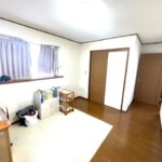 今泉6丁目　3階建てインナーガレージ付き５ＬＤＫ　大手ハウスメーカー建築の中古建ての画像