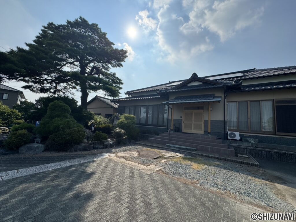 松の木が目を惹きます♪