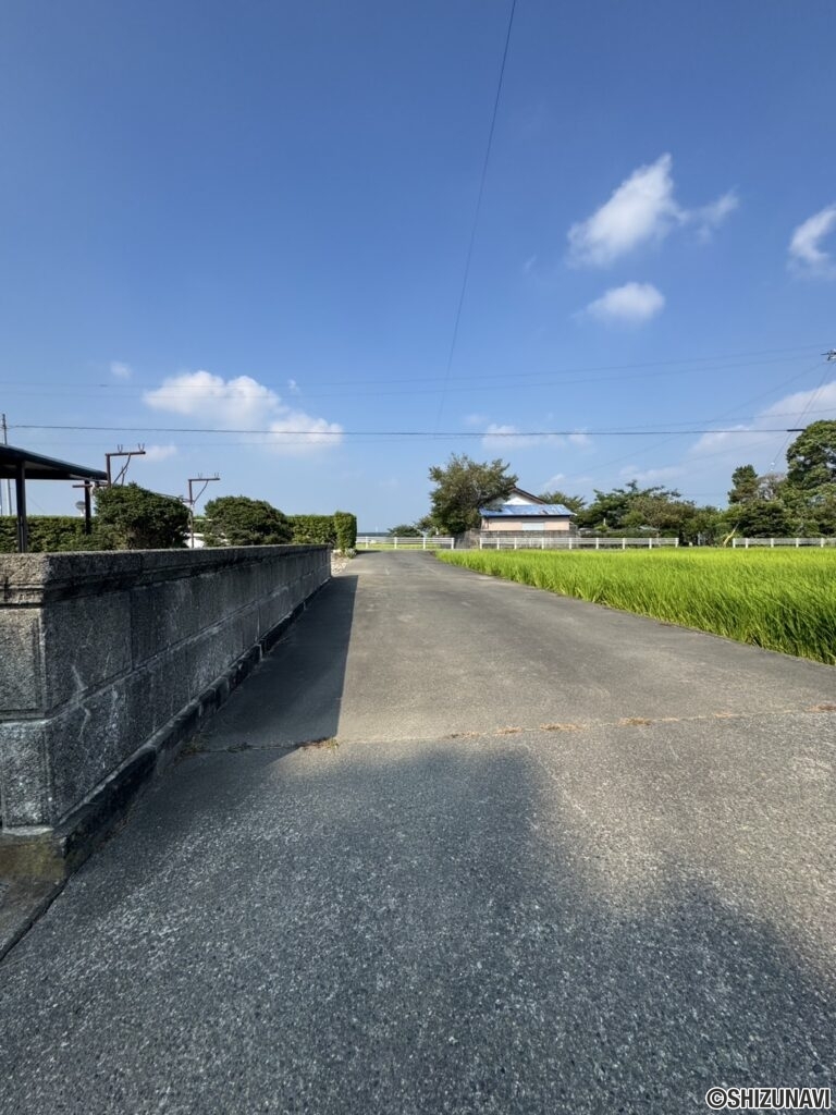進入路部分も十分な幅員があるため、安心です♪